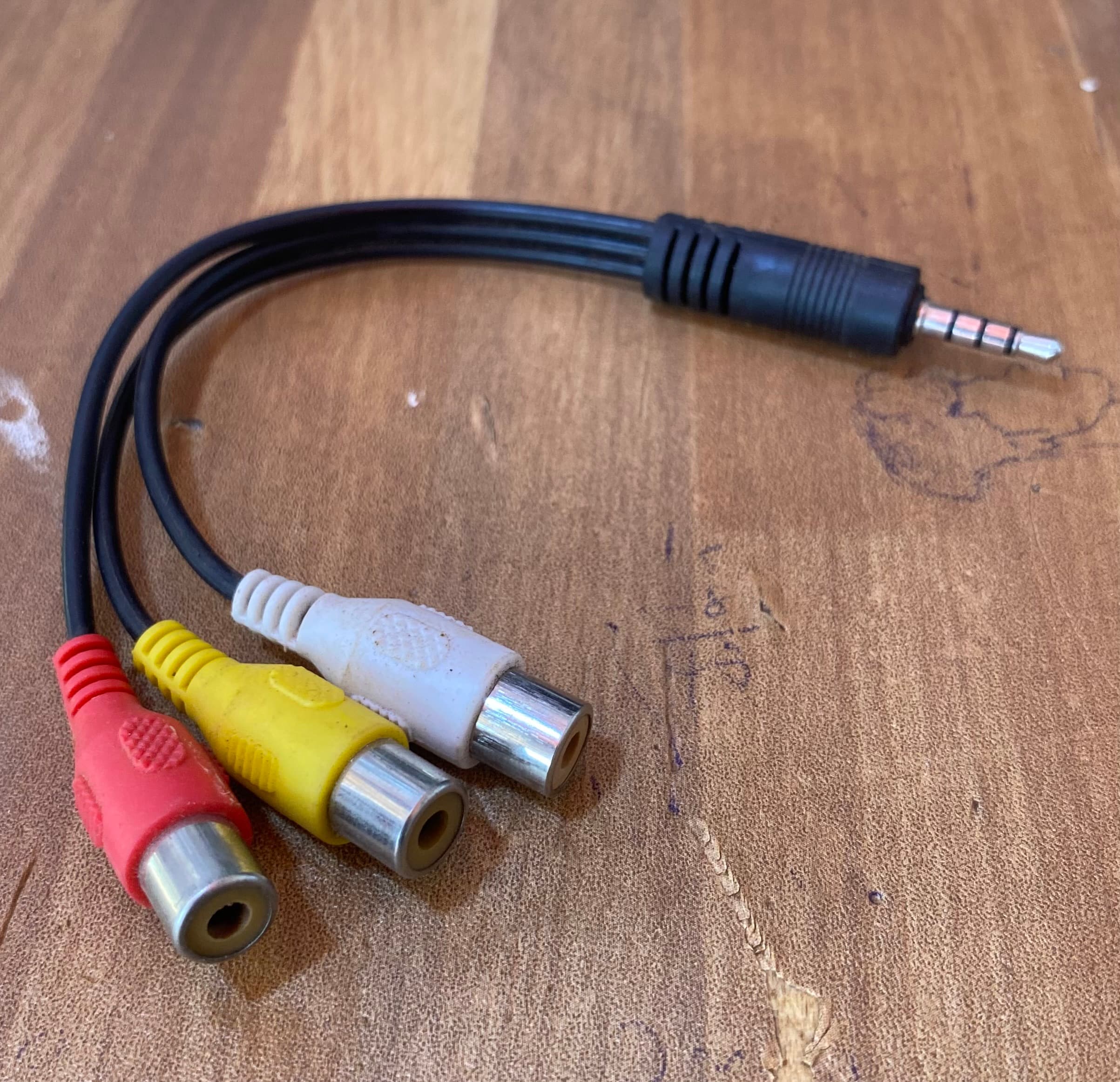3in1 AV ADAPTER CABLE